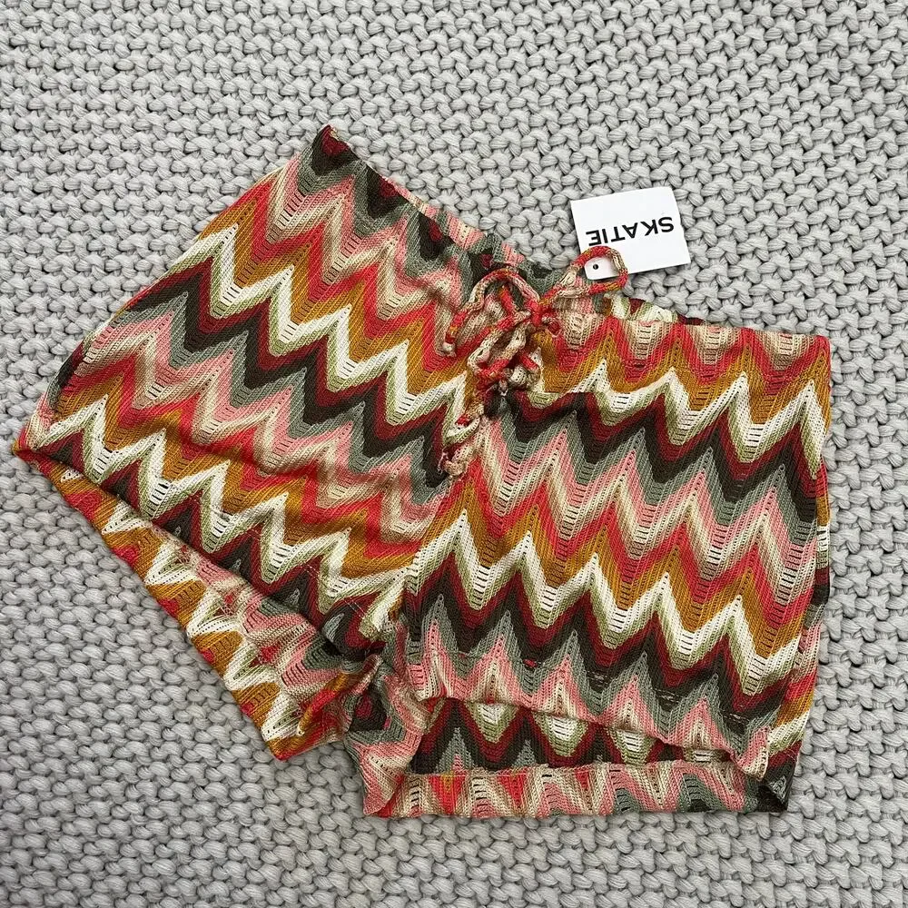 Skatie• ‘Farrah’ Short in Fleetwood Print - Picture 3 of 14